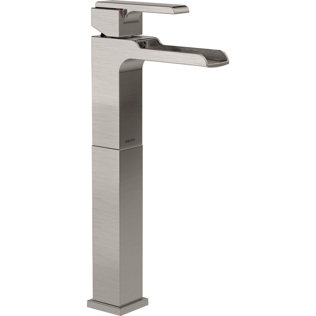 Delta Ara™ Llave de una manija y un solo orificio para lavamanos con elevador y tubo de salida de canaleta