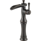 Delta Cassidy™ Llave Cassidy de un orificio y una manija con tubo de salida de canaleta y elevador