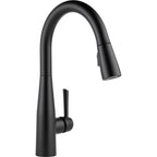 Delta Essa™ Llave de una manija con tubo de salida deslizable para cocina