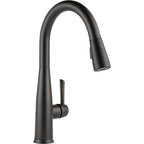 Delta Essa™ Single Handle Pull-down Kitchen Faucet With Touch2O