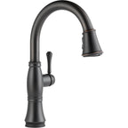 Delta Cassidy™ Llave deslizable de una manija para cocina con tecnología Touch2O®