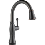 Delta Cassidy™ Llave deslizable de una manija para cocina con tecnología Touch2O®