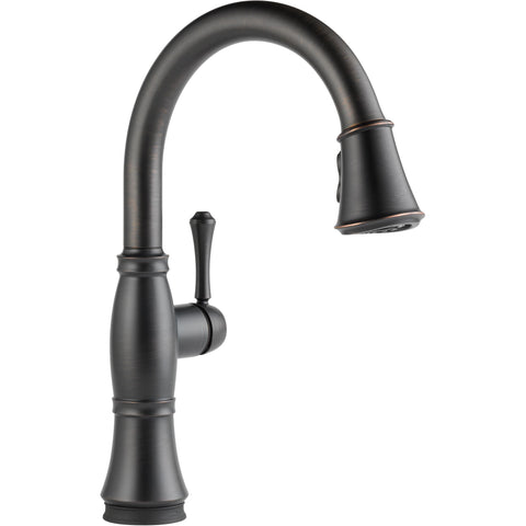 Delta Cassidy™ Llave deslizable de una manija para cocina con tecnología Touch2O®