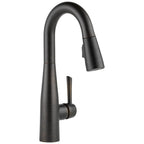 Delta Essa™ Llave de una manija deslizable de la barra/encimera para cocina