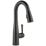 Delta Essa™ Llave de una manija deslizable de la barra/encimera para cocina
