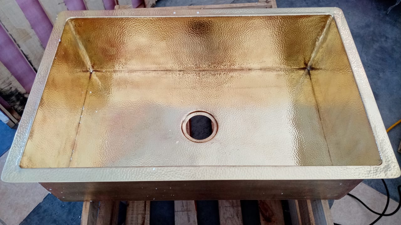 Fregadero de laton rectangular sencillo