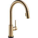Delta Trinsic® Llave deslizable de una manija para cocina con tecnología Touch2O®