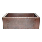 Fregadero de cocina en cobre martillado con mandil