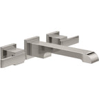 Delta Ara™ Llave de dos manijas de montaje en pared para lavamanos