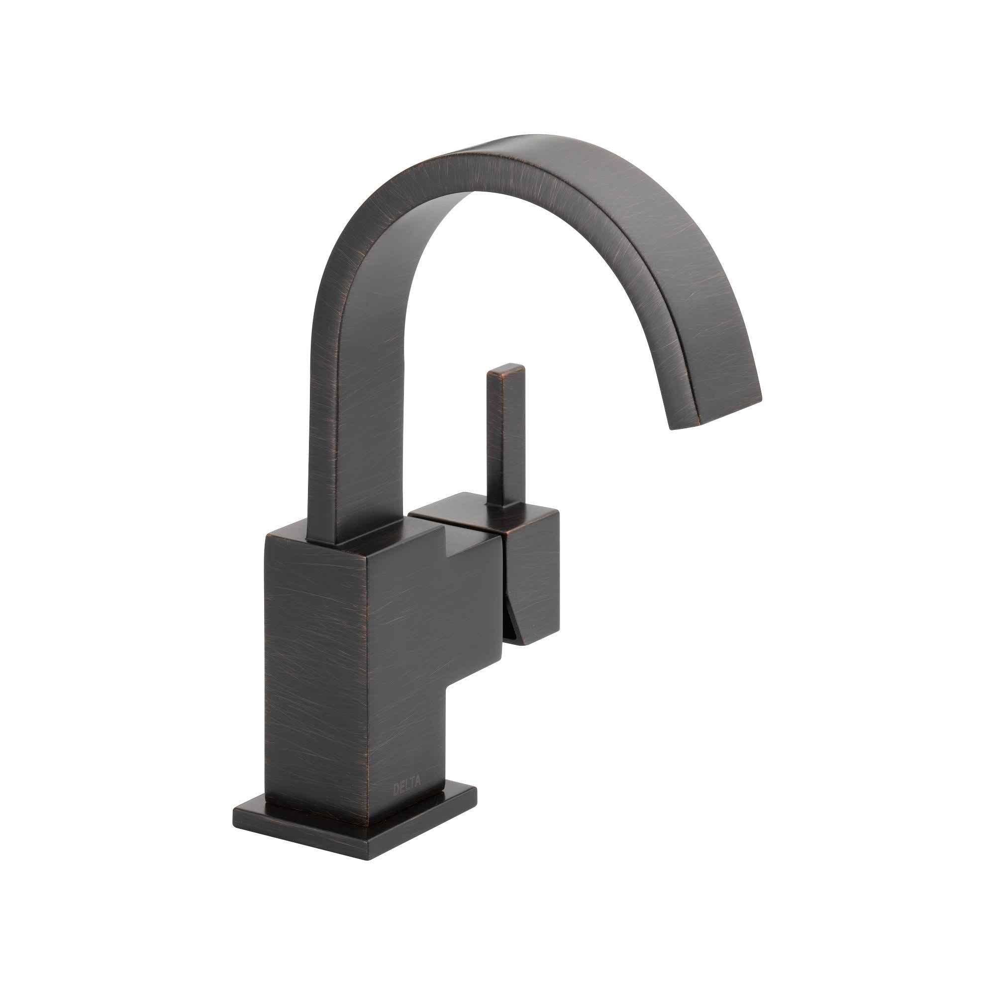 Delta Vero™ Llave de combinación de una manija para lavamanos