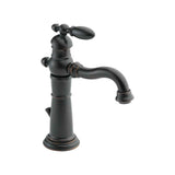 Delta Victorian™ Llave de combinación de una manija para lavamanos