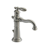 Delta Victorian™ Llave de combinación de una manija para lavamanos